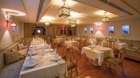 STARLIGHT RESORT HOTEL Restaurants