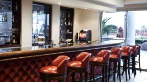 STARLIGHT RESORT HOTEL Bars