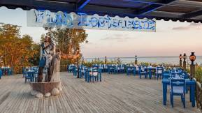 STARLIGHT RESORT HOTEL Restaurants
