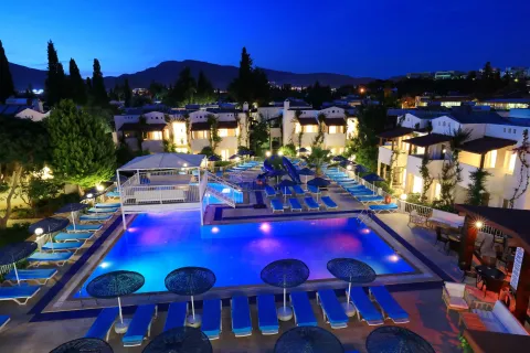 SUMMER GARDEN SUITES - BEACH HOTEL General Images