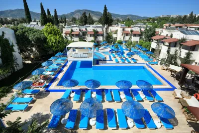 SUMMER GARDEN SUITES - BEACH HOTEL Pools & Beach