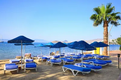 SUMMER GARDEN SUITES - BEACH HOTEL Pools & Beach