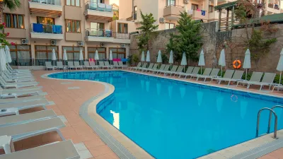 SUN BEACH PARK HOTEL Pools & Beach