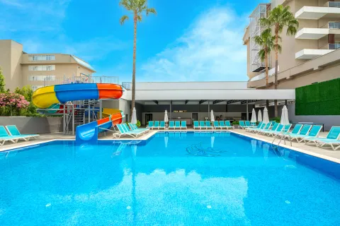 SUN HEAVEN QUEEN HOTEL Pools & Beach