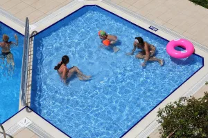 SUN HEAVEN QUEEN HOTEL Pools & Beach