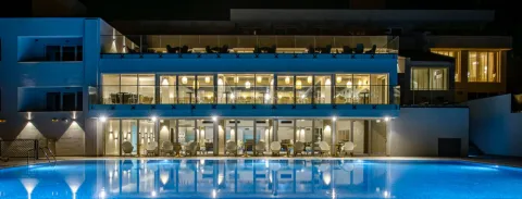 SUNCE HOTEL Pools & Beach