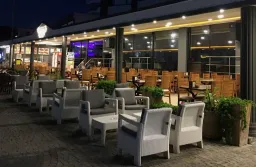 SUNDAY BEACH HOTEL Restaurants