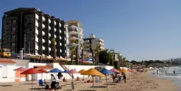 SUNDAY BEACH HOTEL Pools & Beach
