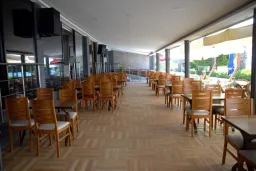 SUNDAY BEACH HOTEL Restaurants