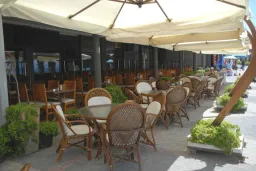 SUNDAY BEACH HOTEL Restaurants