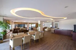 SUNDAY BEACH HOTEL Lobby
