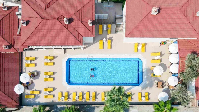 SUNDIA BY LIBERTY SUNCITY HOTEL Pools & Beach