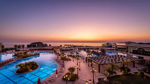 SUNIS EFES ROYAL PALACE RESORT Pools & Beach