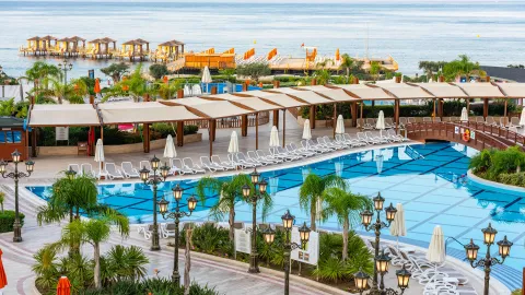 SUNIS EFES ROYAL PALACE RESORT Pools & Beach