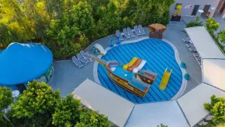 SUNMELIA BEACH RESORT Pools & Beach