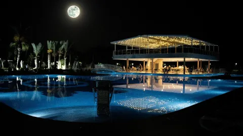 SUNMELIA BEACH RESORT Pools & Beach
