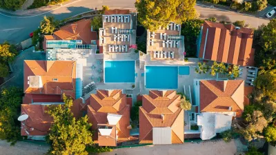 SUNNY HILL ALYA General Images