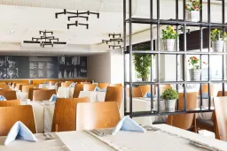 SUNPRIME C-LOUNGE ADULT ONLY 16+ Restaurants