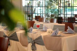 SUNPRIME C-LOUNGE ADULT ONLY 16+ Restaurants