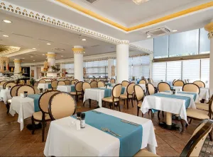 SUNRISE QUEEN LUXURY RESORT Restaurants