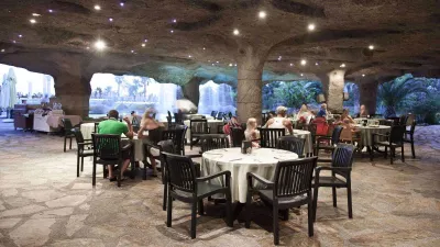 SUNRISE RESORT HOTEL Restaurants