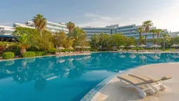 SUNRISE RESORT HOTEL Pools & Beach