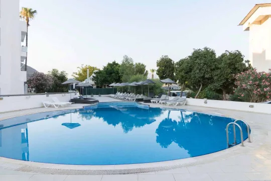 SUPREME BEACH HOTEL 14+ Pools & Beach