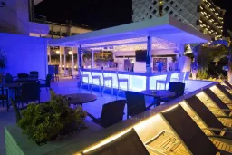 SUPREME BEACH HOTEL 14+ Bars
