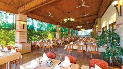 SURAL GARDEN HOTEL Restaurants