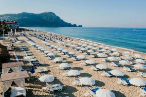 TAC PREMIER HOTEL-SPA Pools & Beach