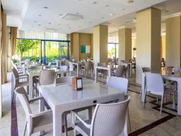 TAL BEACH HOTEL Restaurants