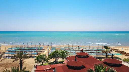 TERRACE BEACH RESORT Pools & Beach