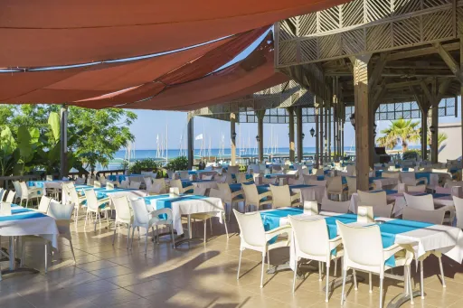 TERRACE BEACH RESORT Restaurants