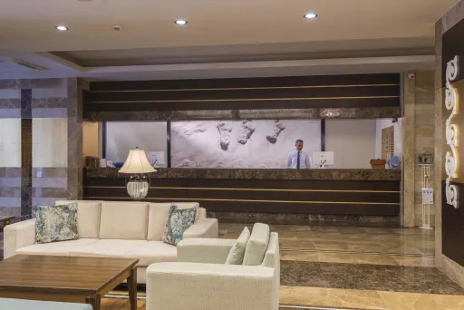 TERRACE BEACH RESORT Lobby