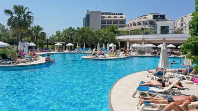 TERRACE ELITE RESORT HOTEL Restaurants