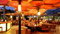 THE CORNER PARK HOTEL Restaurants