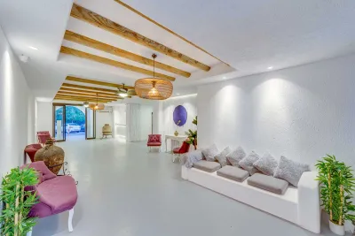 THE HELLO HOTEL Lobby