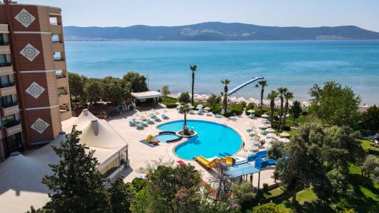 THE HOLIDAY RESORT HOTEL General Images