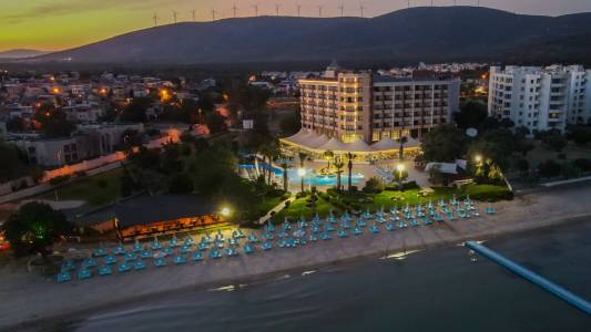 THE HOLIDAY RESORT HOTEL General Images