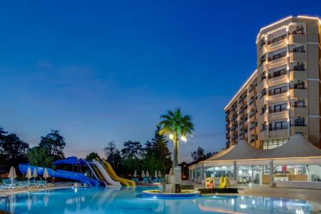 THE HOLIDAY RESORT HOTEL General Images