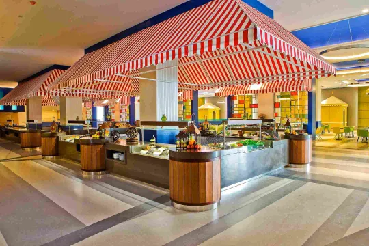 THE LAND OF LEGENDS KINGDOM Restaurants