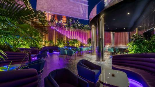THE LAND OF LEGENDS NICKELODEON HOTEL Bars