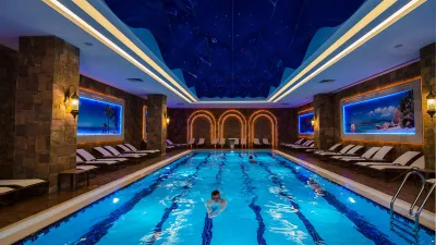 THE LUMOS DELUXE RESORT HOTEL-SPA Pools & Beach