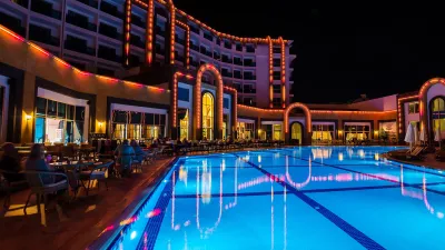 THE LUMOS DELUXE RESORT HOTEL-SPA Pools & Beach