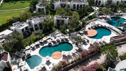 THE NORM COLLECTION DOORA Pools & Beach