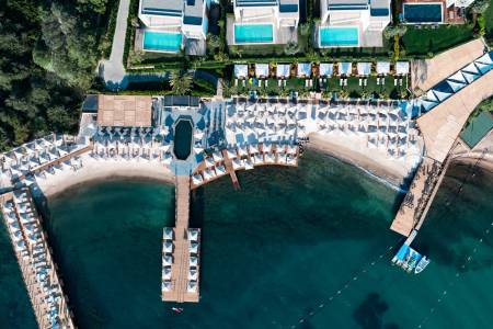THE NORM COLLECTION DOORA Pools & Beach