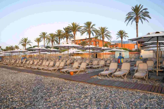 THE NORM ORIENTAL Pools & Beach