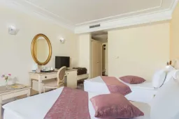 THE PALACE HOTEL Rooms