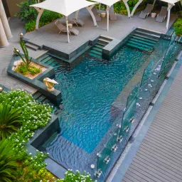 THE SENSE DELUXE HOTEL Pools & Beach