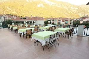 THE TOWER HOTEL Restaurants
